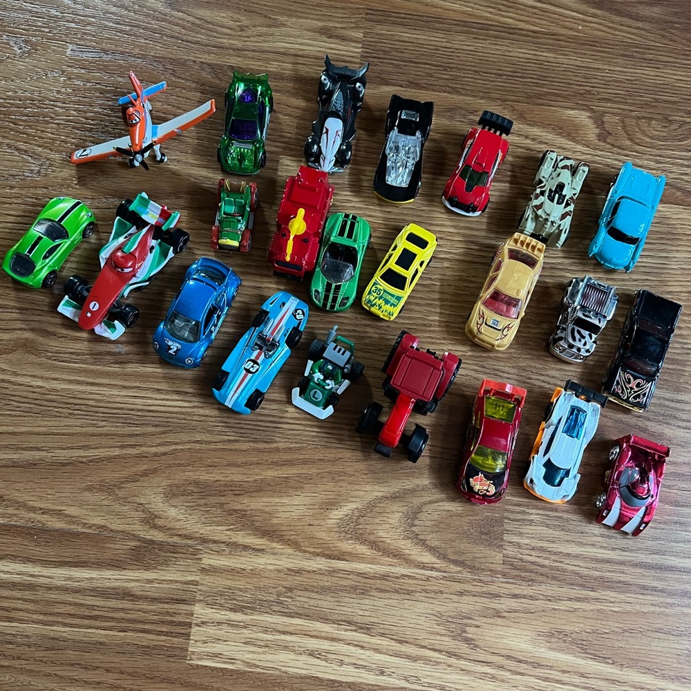 Mini cars toys 23 pieces like new
